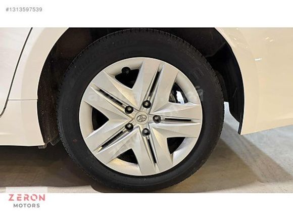 Toyota / Corolla / 1.5 / Vision Plus / Otomatik / 2024 / Hatasız