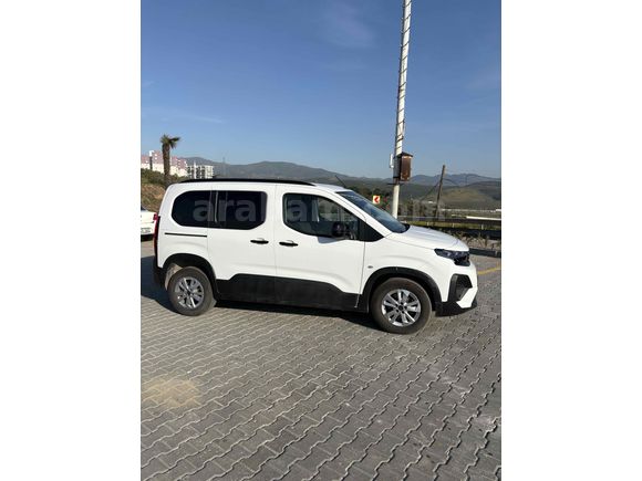 Sahibinden Peugeot Rifter 1.5 BlueHDI Allure 2025 Model 