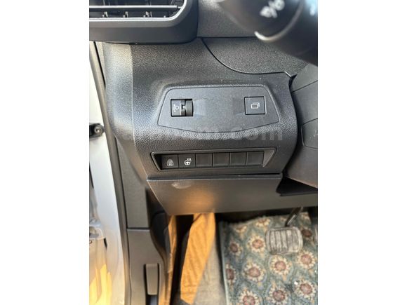 Sahibinden Peugeot Rifter 1.5 BlueHDI Allure 2025 Model 