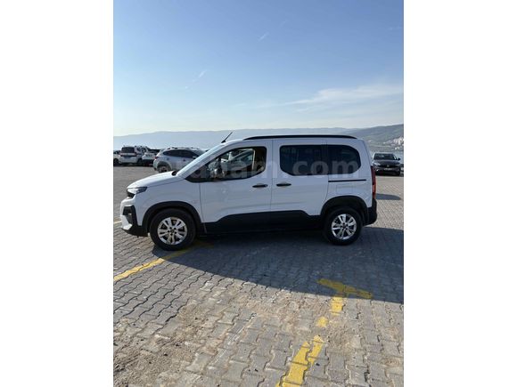 Sahibinden Peugeot Rifter 1.5 BlueHDI Allure 2025 Model 