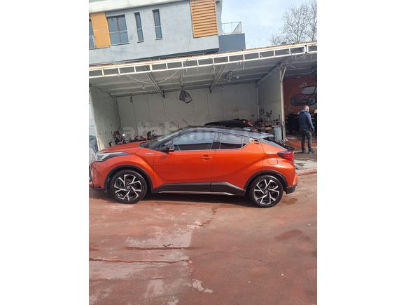 Sahibinden Toyota C-HR 1.8 Hybrid Passion X-Pack 2020 Model
