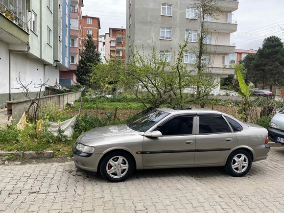 Sahibinden Opel Vectra 2.0 CD 1998 Model 
Dosta Gider Tamiz Araç
