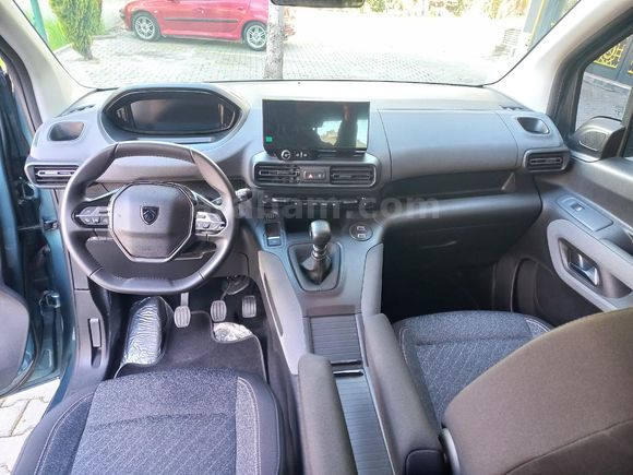 Memurdan Boyasız-Değişensiz 34 Bin KM - 2025 Rifter Yetkili Servis Bakımlı