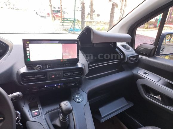 Memurdan Boyasız-Değişensiz 34 Bin KM - 2025 Rifter Yetkili Servis Bakımlı
