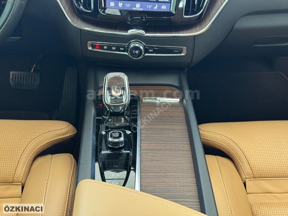 ÖZKINACI'DAN 2022 VOLVO XC60 B4 PLUS BRIGHT 68.000KM BOYASIZ