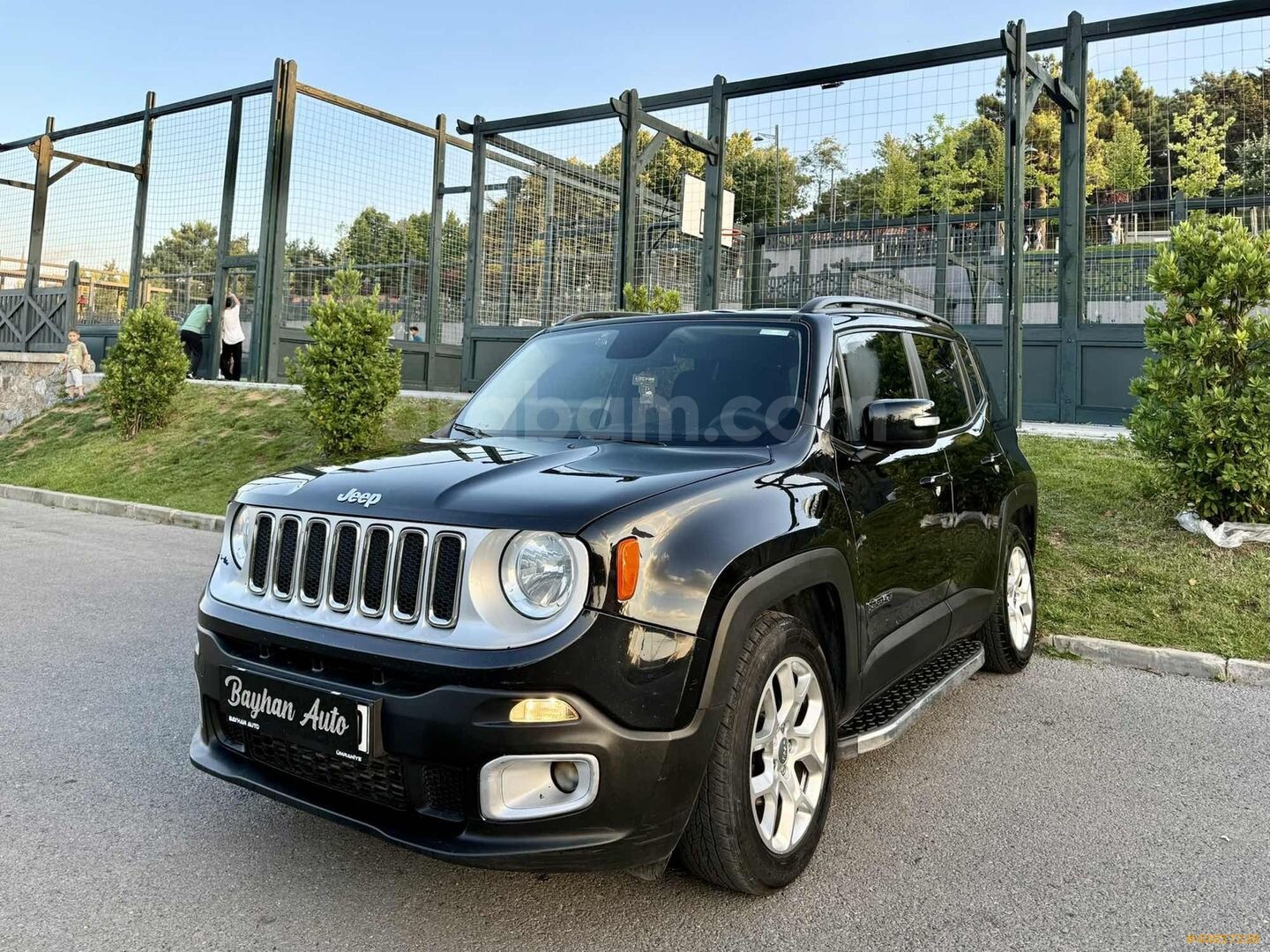 Galeriden Jeep Renegade 1.6 MultiJet Longitude 2017 Model İstanbul 145.000 km Siyah 3