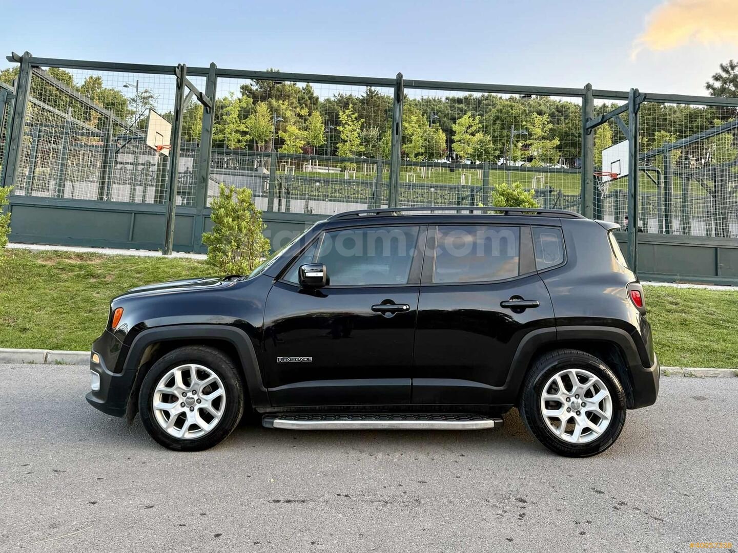 Galeriden Jeep Renegade 1.6 MultiJet Longitude 2017 Model İstanbul 145.000 km Siyah 6