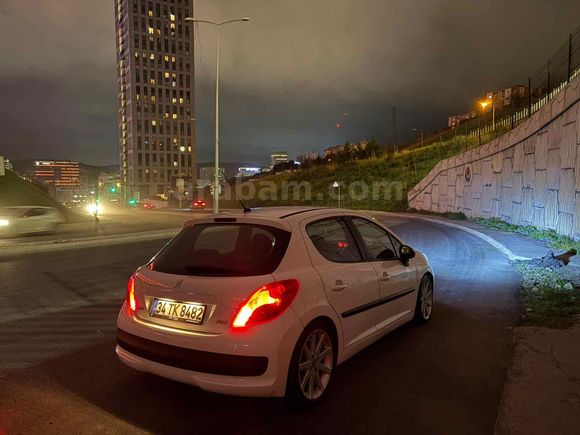 Sahibinden Peugeot 207 1.4 HDi Trendy 2008 Model  280.000 km Beyaz