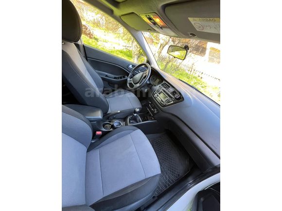 Kazasız Boyasız Değişensiz Hyundai i20 1.2 MPI Style 2016 Model