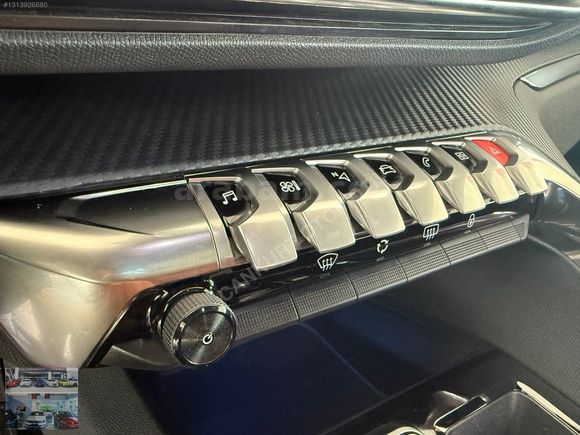 2023 PEUGEOT 3008//1.2 PURETECH// E-TOGGLE EAT8//HATASIZ 30BİNDE