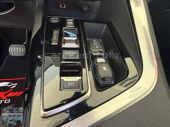 2023 PEUGEOT 3008//1.2 PURETECH// E-TOGGLE EAT8//HATASIZ 30BİNDE