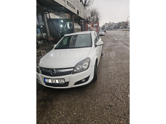 Sahibinden Opel Astra 1.6 Essentia 2012 Model  192.000 km Beyaz