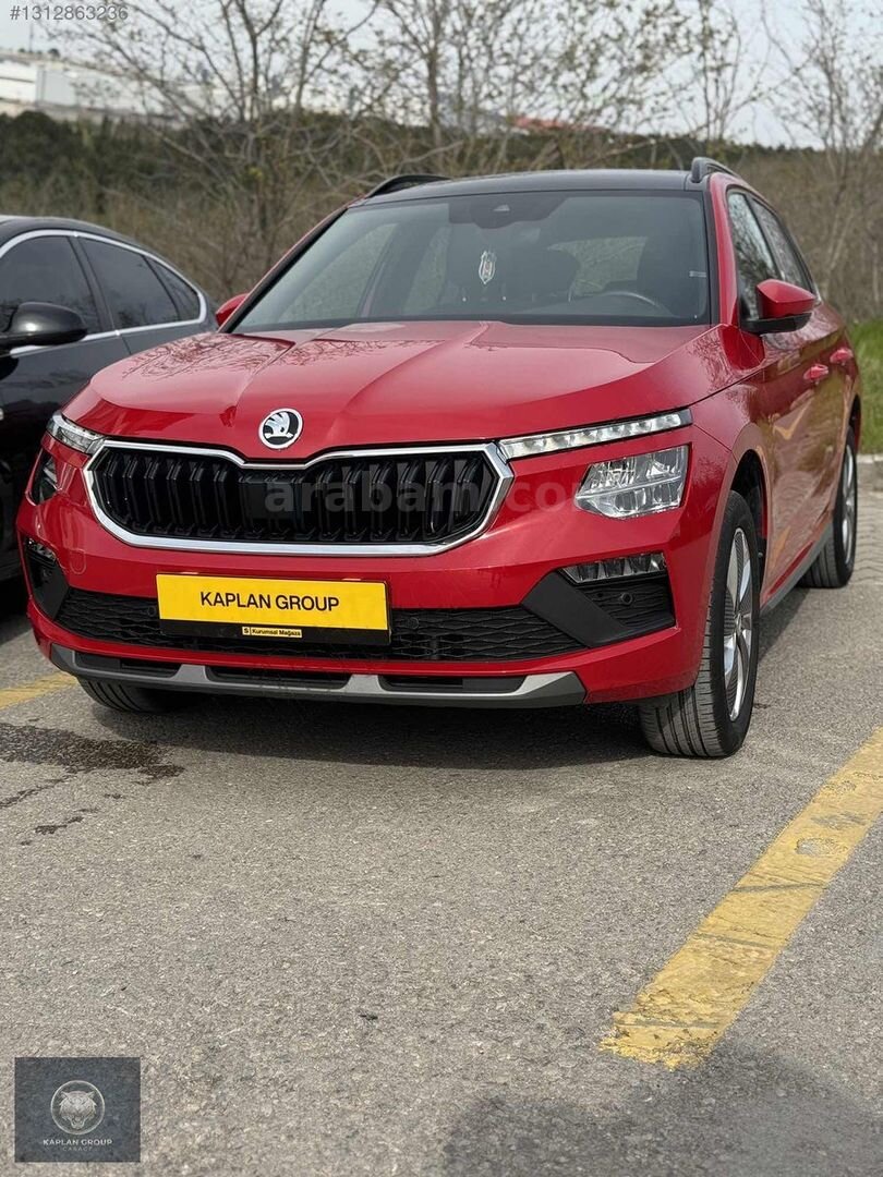 CAM TAVANLI KIRMIZI SKODA KAMIQ 2