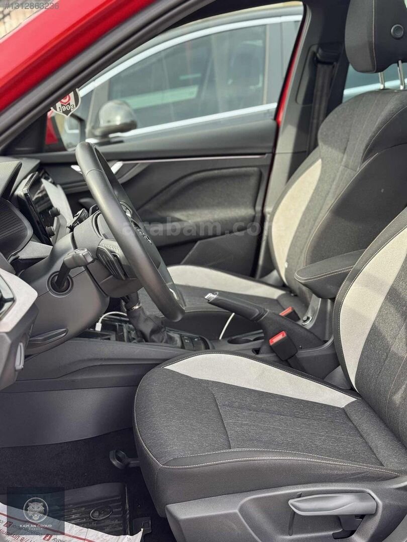 CAM TAVANLI KIRMIZI SKODA KAMIQ 6
