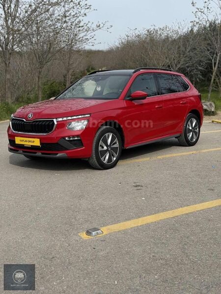 CAM TAVANLI KIRMIZI SKODA KAMIQ