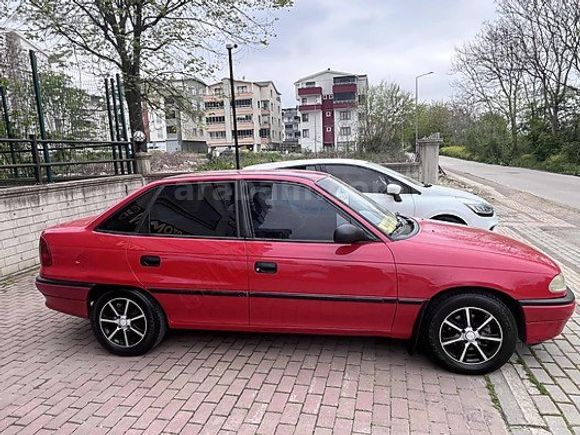 Galeriden Opel Astra 1.6 GLS 1997 Model Bursa 244.000 km Kırmızı