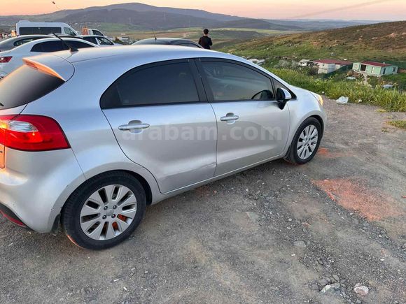 Sahibinden Kia Rio 1.4 CRDi Fancy 2013 Model 