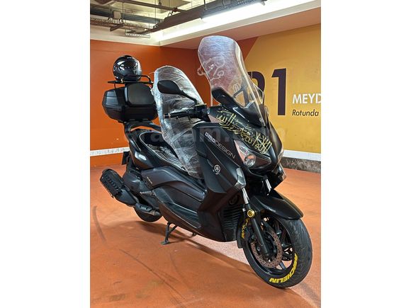  Yamaha X-Max 400 ABS MOMO DESIGN
