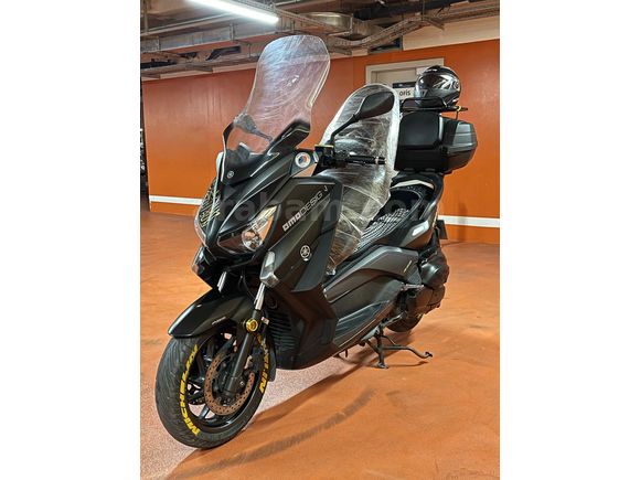  Yamaha X-Max 400 ABS MOMO DESIGN