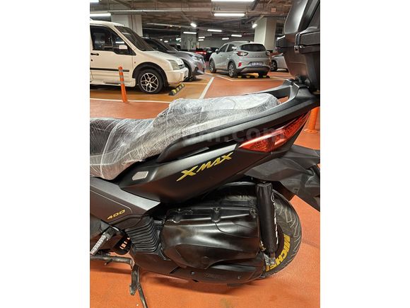  Yamaha X-Max 400 ABS MOMO DESIGN