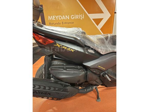  Yamaha X-Max 400 ABS MOMO DESIGN