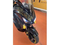  Yamaha X-Max 400 ABS MOMO DESIGN