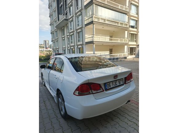 Sahibinden Honda Civic 1.6i VTEC Premium 2011 Model