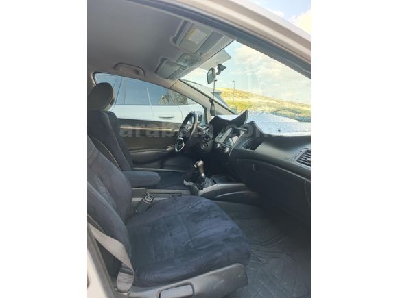 Sahibinden Honda Civic 1.6i VTEC Premium 2011 Model