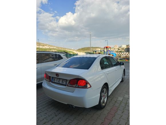 Sahibinden Honda Civic 1.6i VTEC Premium 2011 Model