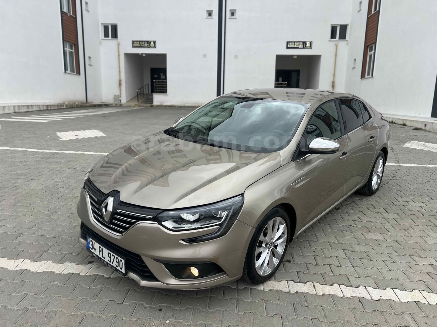 Galeriden Renault Megane 1.5 dCi Icon 2016 Model Yozgat 83.850 km Kahverengi 7