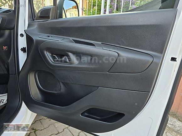 DEMİREL'DEN HATASIZ BOYASIZ 2022 CITROEN BERLINGO PANELVAN