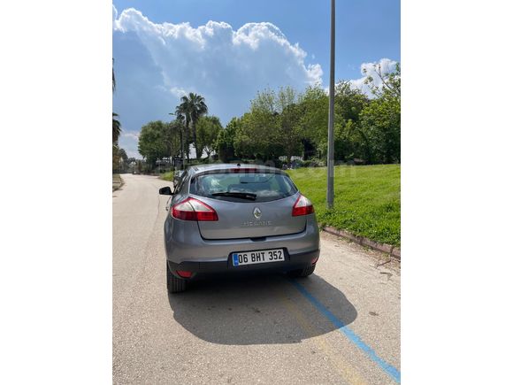Sahibinden Renault Megane 1.6 Expression 2011 Model  187.000 km Gri (metalik)