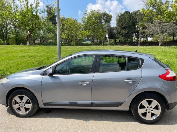 Sahibinden Renault Megane 1.6 Expression 2011 Model  187.000 km Gri (metalik)