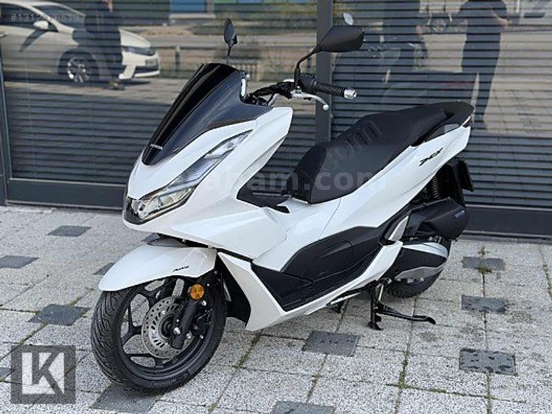 Galeriden Honda PCX125 2024 Model Bursa 6.001 km Beyaz - 40065522 Galeriden Honda PCX125 2024 Model Bursa 6.001 km Beyaz - 40065522