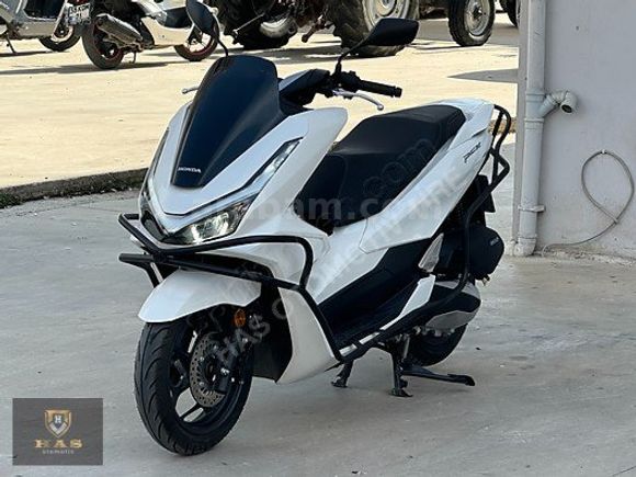 Galeriden Honda PCX125 2024 Model İzmir 6.001 km Beyaz - 40065649