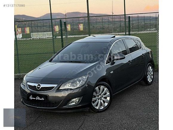 HATASIZ BOYASIZ YANIKSIZ OPEL ASTRA 1.4 TURBO COSMO 2011 SUNROOF
