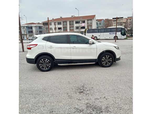 Sahibinden Nissan Qashqai 1.5 dCi Visia 2014 Model