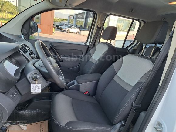 2020 RENAULT KANGOO 1.5 DİZEL TOUCH PAKET DEĞİŞENSİZ!!