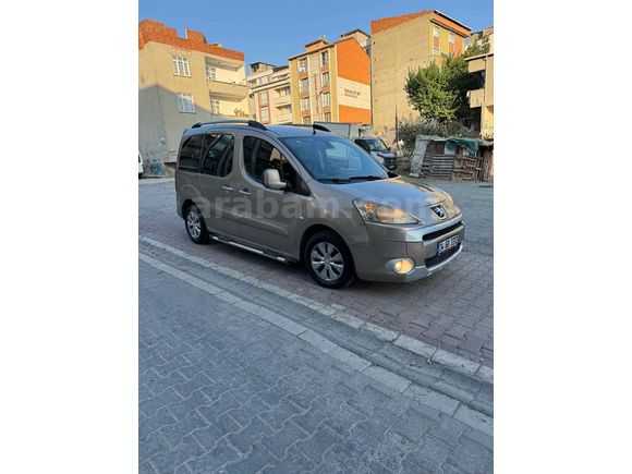 Sahibinden Peugeot Partner 1.6 HDI Adventure 2010 Model  245.000 km Altın