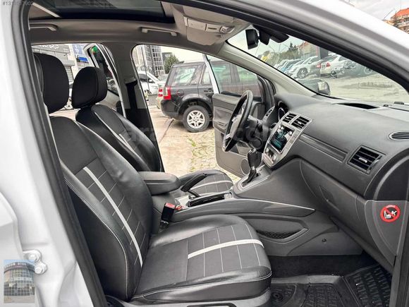 AKGÜN OTOMOTİV PLAZA'DAN CAM TAVANLI KUGA
