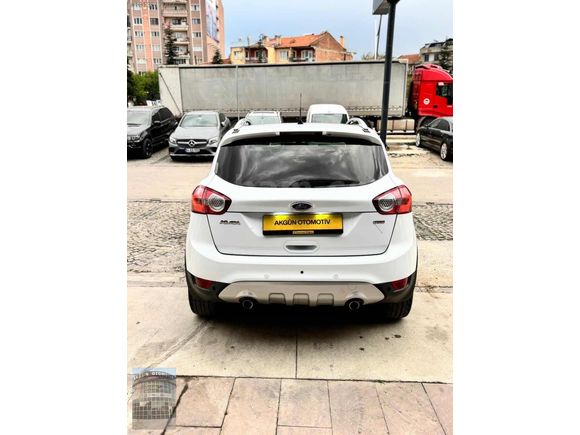 AKGÜN OTOMOTİV PLAZA'DAN CAM TAVANLI KUGA