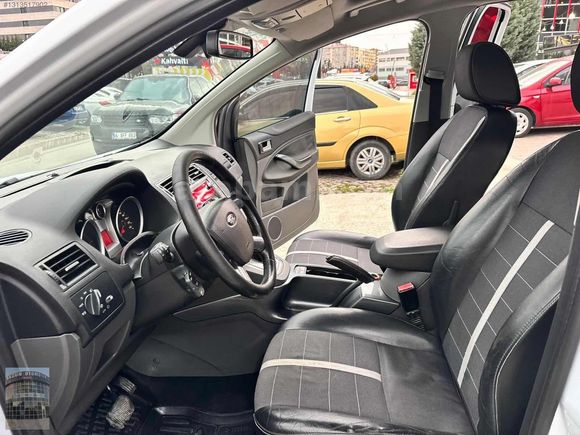 AKGÜN OTOMOTİV PLAZA'DAN CAM TAVANLI KUGA