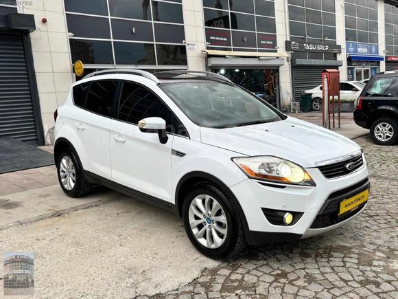 AKGÜN OTOMOTİV PLAZA'DAN CAM TAVANLI KUGA