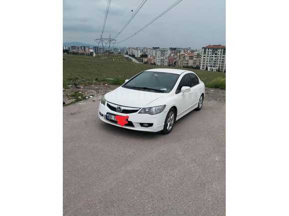 Sahibinden Honda Civic 1.6 Premium 2011 Model  230.000 km Beyaz