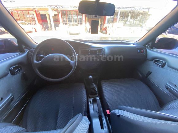 TOYOTA COROLLA 1.3 XL