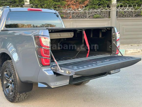 OFLUOĞLU'DAN 2025 ISUZU D-MAX EKSTRA'LI