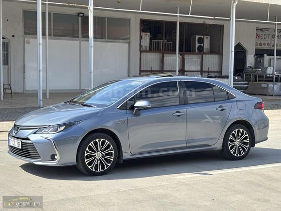1.8 HYBRİD FLAME X PACK SUNROOFLU BAKIMLI
