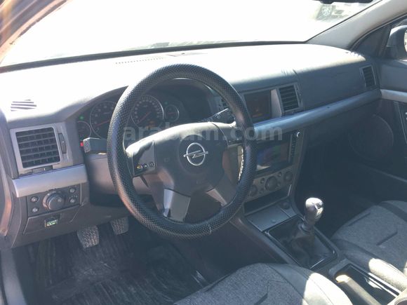 GÜNEŞ OTOMOTİVDEN 2004 MODEL OPEL VECTRA 