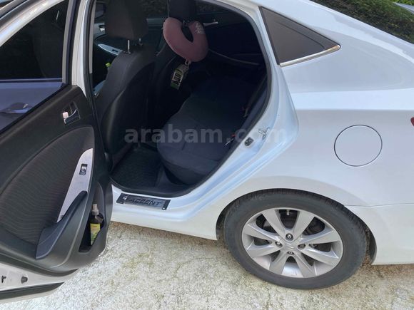Sahibinden Hyundai Accent Blue 1.6 CRDI Prime 2015 Model 