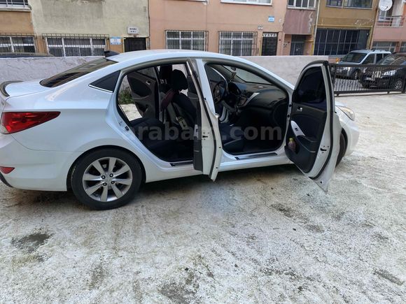 Sahibinden Hyundai Accent Blue 1.6 CRDI Prime 2015 Model 